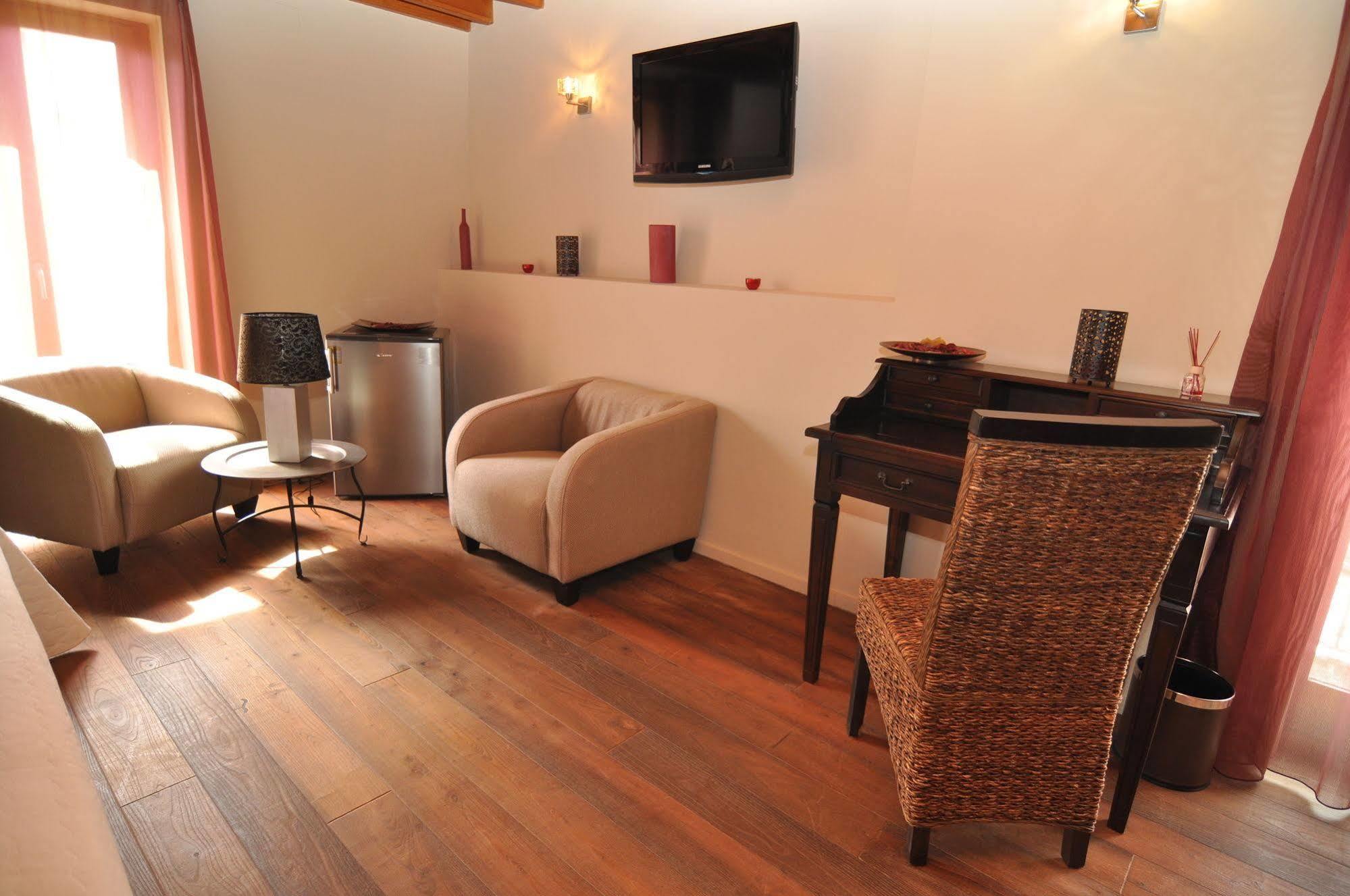 Hostal De Cabrit 산트 마테우 외부 사진